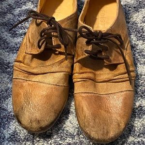 BED|STÜ Natural Leather Rustic Oxford